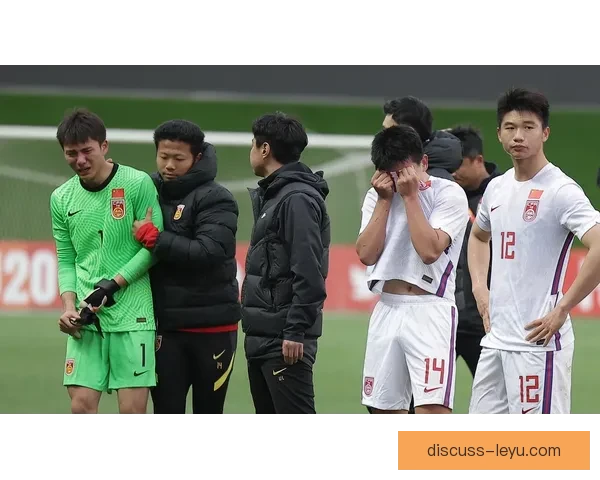 国足新阵容亮相备战亚洲杯年轻球员表现引关注